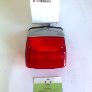 FANALE STOP POSTERIORE VESPA GTR 125 1970- VESPA SPRINT VELOCE 150- RALLY 180 - immagine 1
