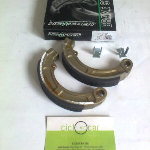 COPPIA GANASCE POSTERIORI VESPA 50 R CON TAMBURO ATTACCO 4 BULLONI TIPO 267770 - immagine 1