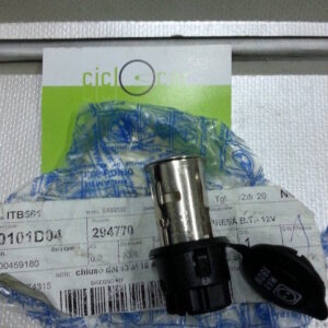 PRESA B.T. 12V TUTTI SCOOTER PIAGGIO 125-150-200-250-300-350-400-500 - immagine 1