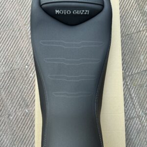 SELLA COMFORT 3D ORIGINALE MOTO GUZZI V85 TT 2024 / STRADA - RISCALDABILE -