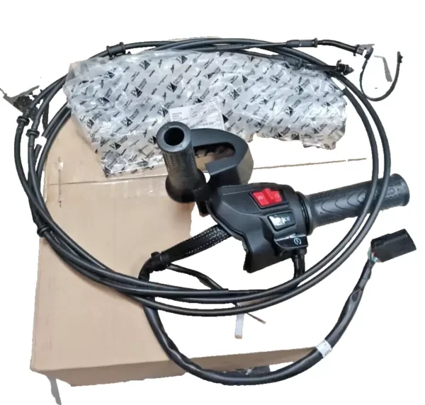 MANOPOLA COMANDO GAS ACCELERATORE PIAGGIO BEVERLY 300 HPE da 2021 - 1C004921