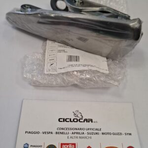 57326R Poggiapiedi SX completo VESPA - Cataloghi Storici 1998-2005 VESPA - Vespa GT 125 VESPA - Vespa GT 200 VESPA - Vespa GT 250 VESPA - Vespa GTS 125 VESPA - Vespa GTS 150 VESPA - Vespa GTS 250 VESPA - Vespa GTS 300 VESPA - Vespa GTS 310 VESPA - Vespa GTV 250 VESPA - Vespa GTV 300 VESPA - Vespa GTV 310